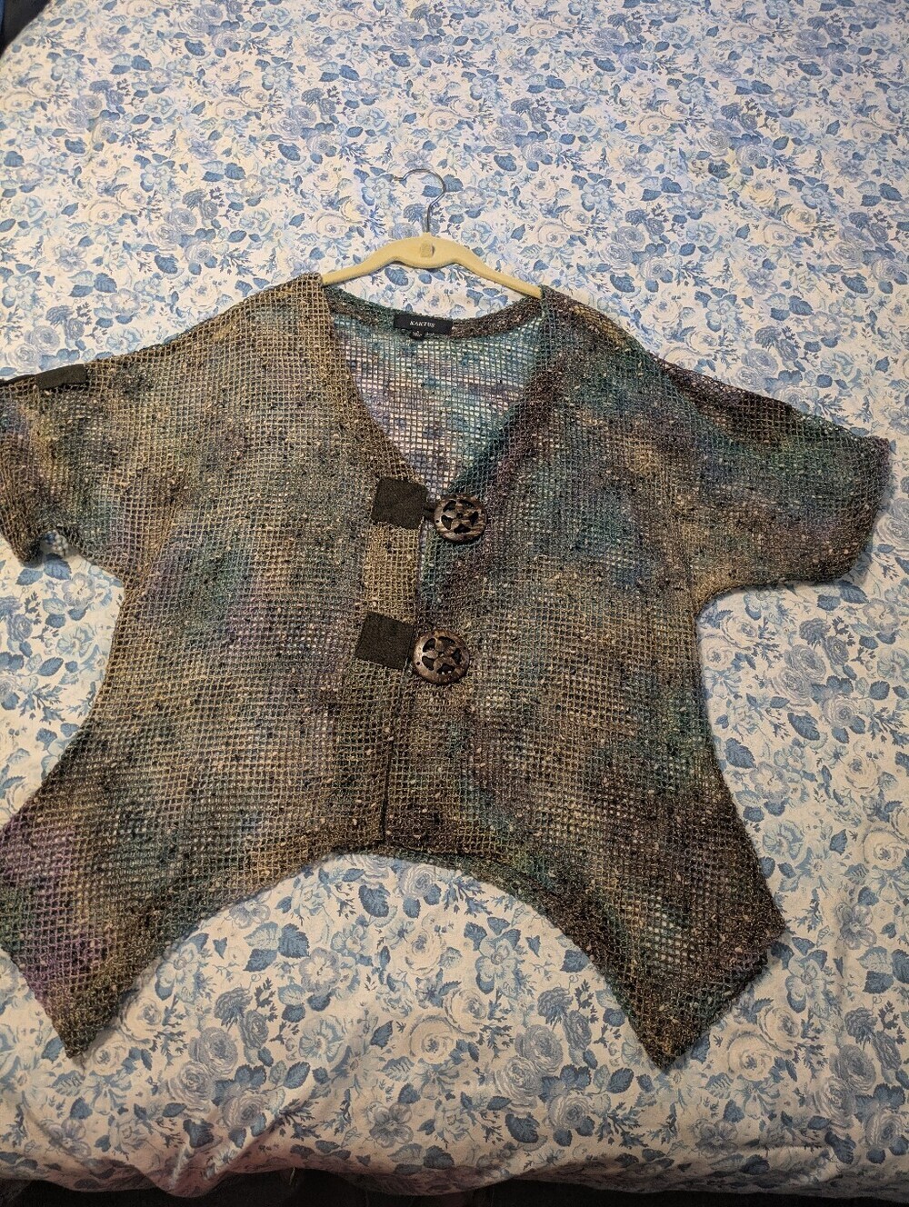 Kaktus Multi‑Tone Openweave Shrug with Decorative Buttons